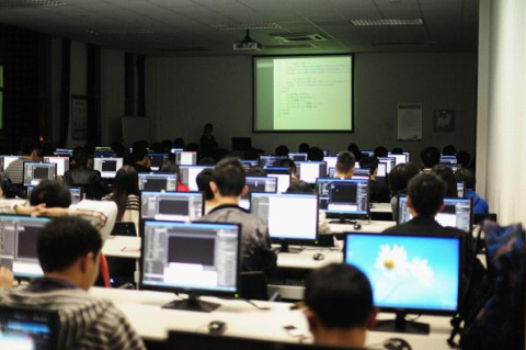 成都東軟學(xué)院經(jīng)濟(jì)信息咨詢 培養(yǎng)數(shù)字時代復(fù)合型經(jīng)濟(jì)人才